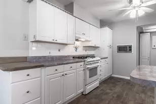 12118 Brisbane Ave, Farmers Branch, TX 75234 - Photo 9