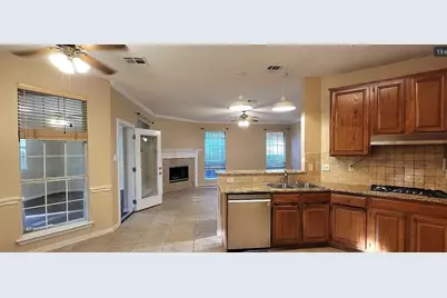 9807 Sunrise Court, Irving, TX 75063 - Photo 11