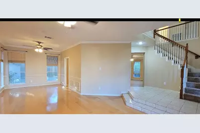9807 Sunrise Court, Irving, TX 75063 - Photo 3