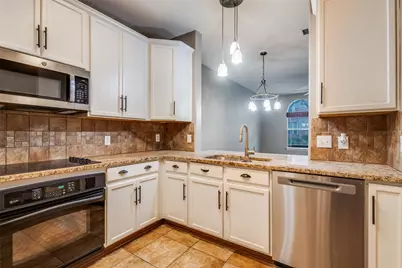 516 Legends Drive, Lewisville, TX 75057 - Photo 7