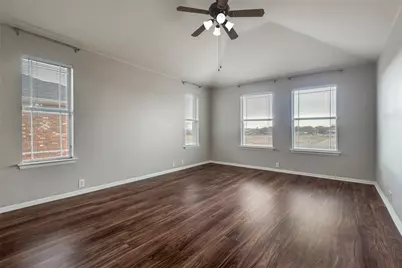 516 Legends Drive, Lewisville, TX 75057 - Photo 11