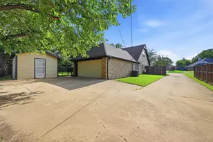 720 Blanton Dr, Sherman, TX 75092 - Photo 5