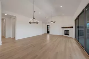 4729 Boyds Branch Dr, Arlington, TX 76005 - Photo 11