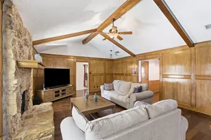 1908 Cleburn Dr, Arlington, TX 76012 - Photo 3