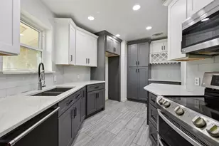 2417 Meadow Ct, Bedford, TX 76021 - Photo 11