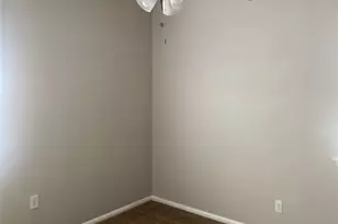 5015 Dupont Dr, Dallas, TX 75216 - Photo 11