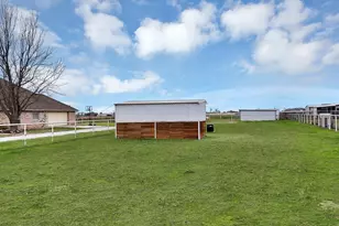 11692 Foutch Rd, Pilot Point, TX 76258 - Photo 33