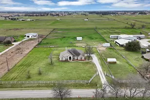 11692 Foutch Rd, Pilot Point, TX 76258 - Photo 3