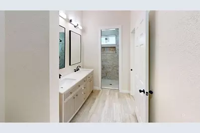 2502 Rosewood Drive, Mesquite, TX 75150 - Photo 17