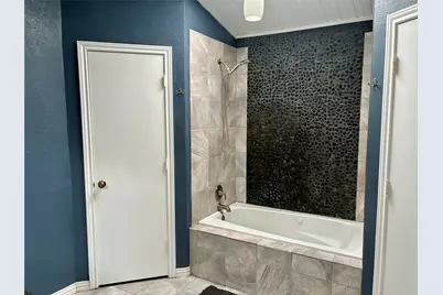 2405 Country Valley Road, Garland, TX 75041 - Photo 19