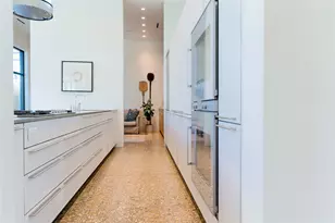 1302 Eastus Dr, Dallas, TX 75208 - Photo 13