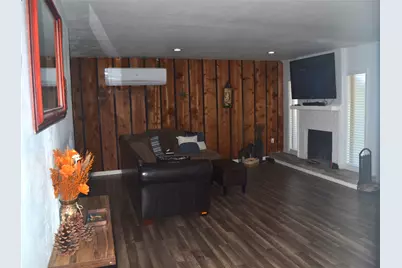 372 Shoreline Drive, Azle, TX 76020 - Photo 9