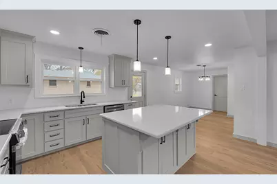 214 N Avenue P, Clifton, TX 76634 - Photo 9