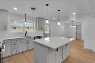 214 N Avenue P, Clifton, TX 76634 - Photo 9