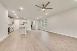 156 Ashbrook St, Little Elm, TX 75068 - Photo 9