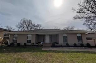 2009 Ming Dr, Edgecliff Village, TX 76134 - Photo 1