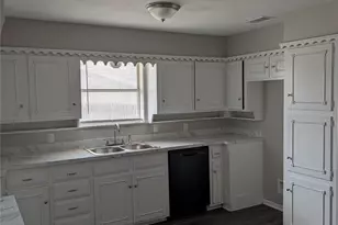 2009 Ming Dr, Edgecliff Village, TX 76134 - Photo 7