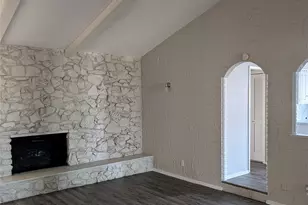 2009 Ming Dr, Edgecliff Village, TX 76134 - Photo 3