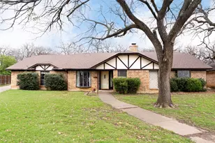 549 Greenwood Cir, Hurst, TX 76053 - Photo 1