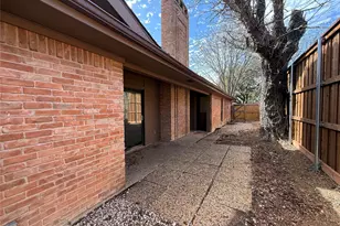 16411 Lauder Ln, Dallas, TX 75248 - Photo 19