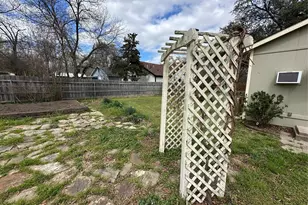 103 W Damon St, Terrell, TX 75160 - Photo 31