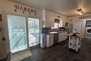 1301 Cliff Dr, Graham, TX 76450 - Photo 15