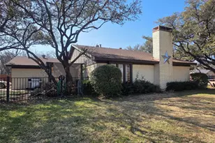 1301 Cliff Dr, Graham, TX 76450 - Photo 5