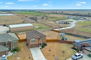 300 Fairgrounds Ln, Ponder, TX 76259 - Photo 31