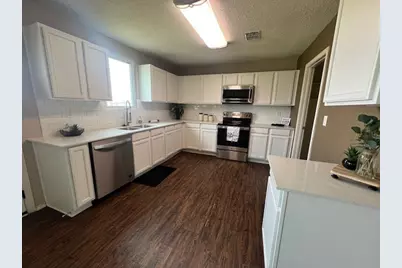 8301 Redheart Street, Arlington, TX 76002 - Photo 9