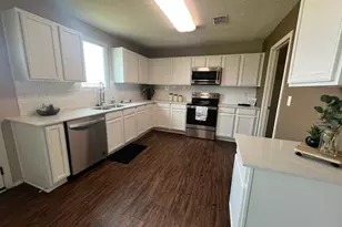 8301 Redheart St, Arlington, TX 76002 - Photo 9