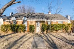 2121 Country Oaks Dr, Garland, TX 75040 - Photo 1