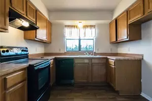 2121 Country Oaks Dr, Garland, TX 75040 - Photo 9