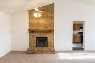 2121 Country Oaks Dr, Garland, TX 75040 - Photo 3