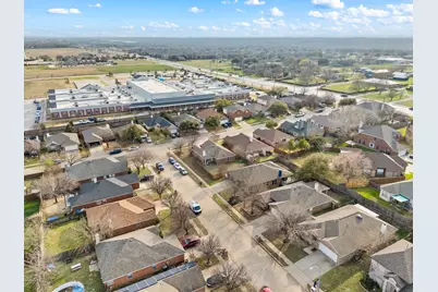 609 Oak Hollow Trail, Saginaw, TX 76179 - Photo 33