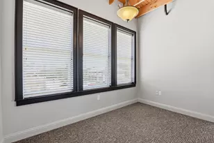 928 Lipscomb St, Fort Worth, TX 76104 - Photo 9