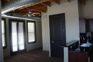 928 Lipscomb St, Fort Worth, TX 76104 - Photo 5