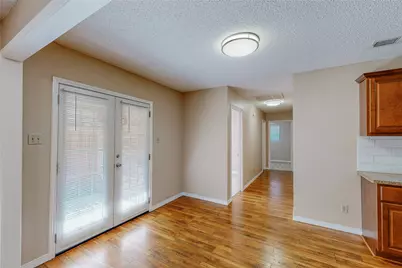 1912 N Irving Heights Drive, Irving, TX 75061 - Photo 11