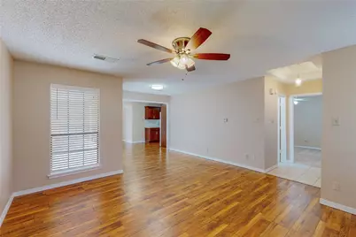 1912 N Irving Heights Drive, Irving, TX 75061 - Photo 9