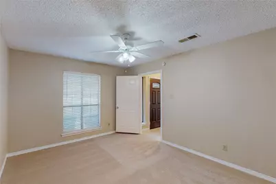 1912 N Irving Heights Drive, Irving, TX 75061 - Photo 33
