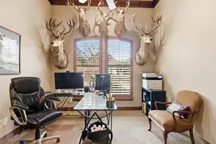 2115 N Hill Dr, Irving, TX 75038 - Photo 27