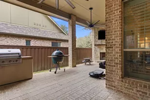 2115 N Hill Dr, Irving, TX 75038 - Photo 37