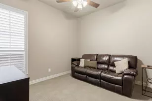 2115 N Hill Dr, Irving, TX 75038 - Photo 33