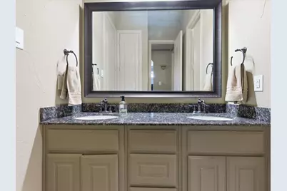 2115 N Hill Drive, Irving, TX 75038 - Photo 35