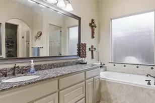 2115 N Hill Dr, Irving, TX 75038 - Photo 7