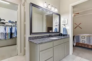 2115 N Hill Dr, Irving, TX 75038 - Photo 13