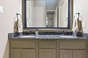 2115 N Hill Dr, Irving, TX 75038 - Photo 33