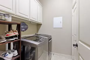 2115 N Hill Dr, Irving, TX 75038 - Photo 39