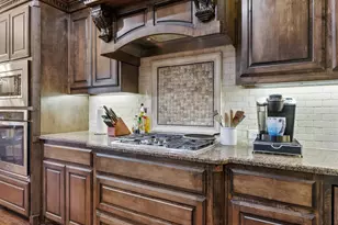 2115 N Hill Dr, Irving, TX 75038 - Photo 15