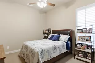 2115 N Hill Dr, Irving, TX 75038 - Photo 29