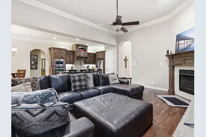 2115 N Hill Drive, Irving, TX 75038 - Photo 21